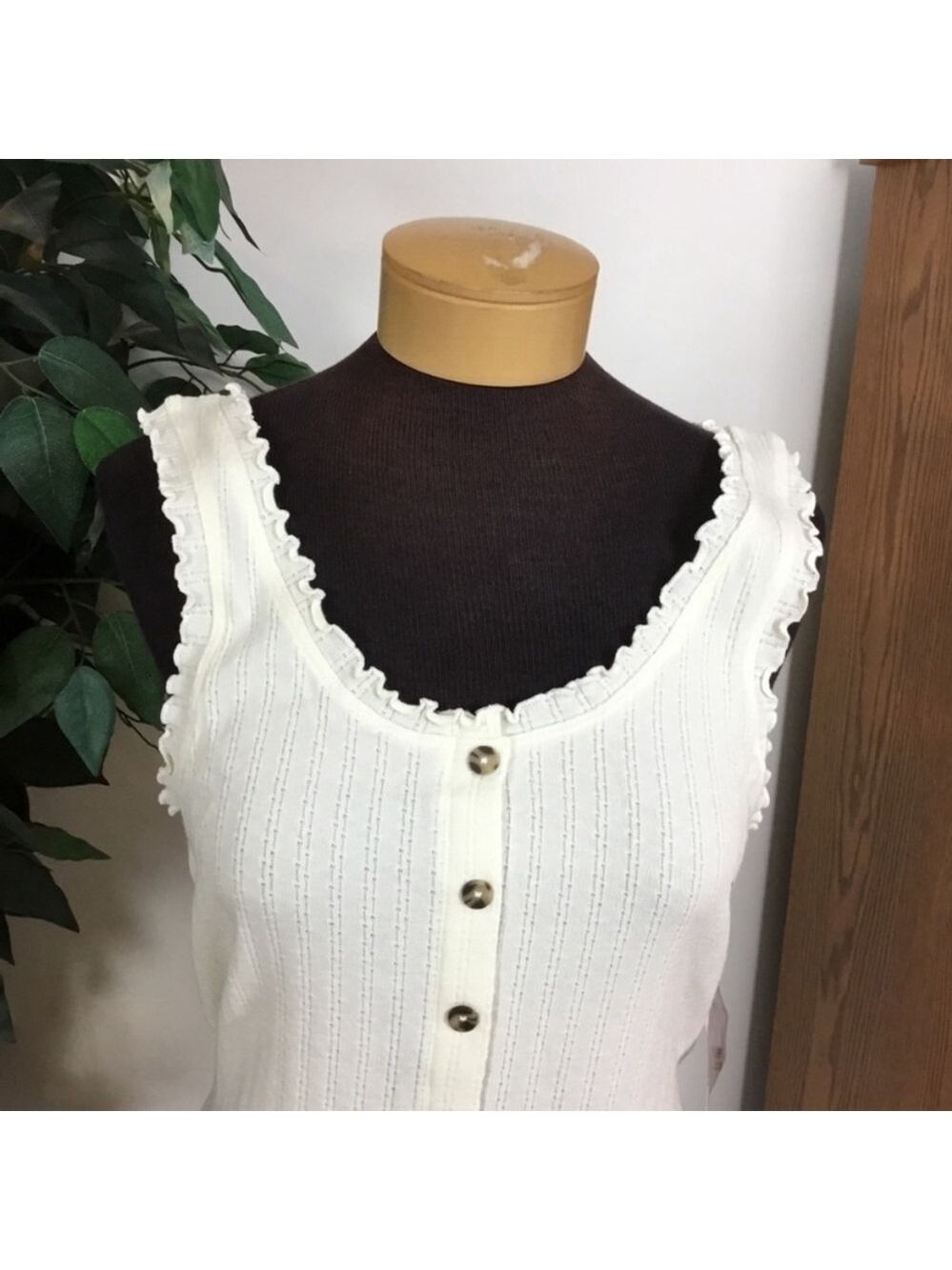 SO button down sleeveless tank Woman’s Junior’s size XL ivory - Picture 4 of 13